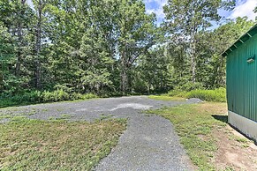 Wallkill Riverfront Retreat: Canoe & Relax!