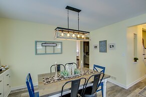 Family Home, 1 Block to Lake Michigan Beach!