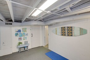 Family Home, 1 Block to Lake Michigan Beach!