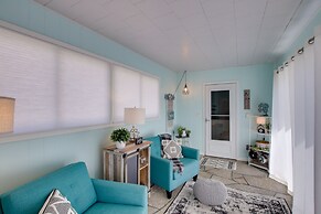 Family Home, 1 Block to Lake Michigan Beach!