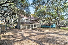 Dog-friendly Kingsland Rental on Lake Lbj!