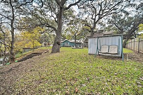 Dog-friendly Kingsland Rental on Lake Lbj!