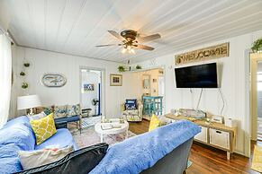 Cozy Cottage w/ Patio < 2 Mi to Rockport Beach!