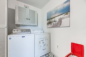 Cozy Cottage w/ Patio < 2 Mi to Rockport Beach!