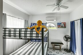 Cozy Cottage w/ Patio < 2 Mi to Rockport Beach!