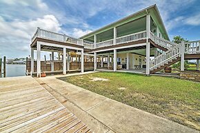 Waterfront Rockport Home w/ Dock & 3 Kayaks!