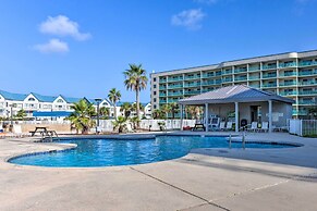 Relaxing Gulf Shores Condo w/ Beach-view Balcony