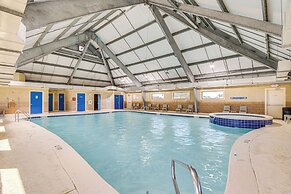 Relaxing Gulf Shores Condo w/ Beach-view Balcony