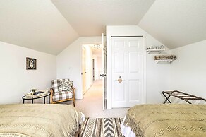 Bellaire Home w/ Game Room & On-site Snow Trails!