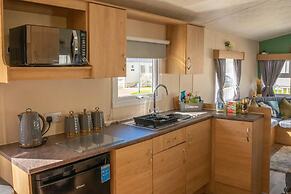 Tattershall Lakes Private Hot Tub Lodge - Sleeps 6