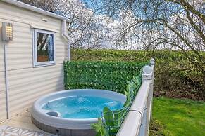 Tattershall Lakes Private Hot Tub Lodge - Sleeps 6