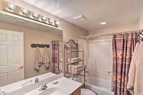 7 Mi to Mill Ave: Bbq-ready Mesa Townhouse