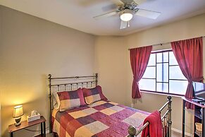 7 Mi to Mill Ave: Bbq-ready Mesa Townhouse