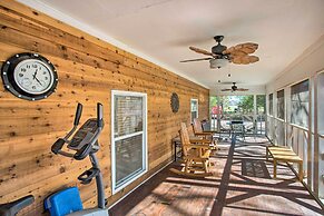 Deck, Grill & Yard: Pet-friendly Van Alstyne Gem!