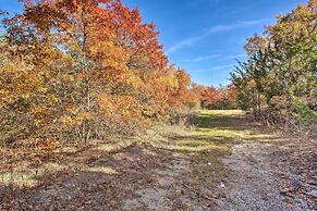 Deck, Grill & Yard: Pet-friendly Van Alstyne Gem!