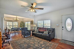 Deck, Grill & Yard: Pet-friendly Van Alstyne Gem!