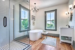 The Ruebling House Cozy Defiance Apartment!