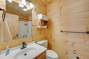 Warm & Cozy Cabin w/ Deck on Top of the Blue Ridge