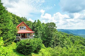 Warm & Cozy Cabin w/ Deck on Top of the Blue Ridge