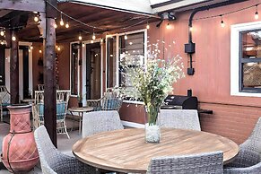 Pet-friendly Clovis Home: Yard, Pergola & Hot Tub