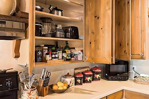 Pet-friendly Clovis Home: Yard, Pergola & Hot Tub