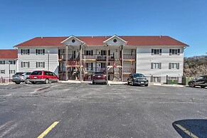 Lakefront Missouri Condo w/ Pool Access & Balcony