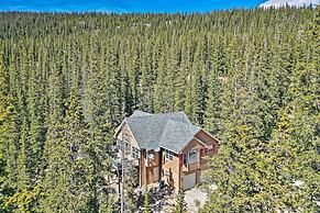 Nomad Haus w/ Mtn Views & Deck - 25 Mi to Breck!