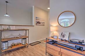 Nomad Haus w/ Mtn Views & Deck - 25 Mi to Breck!