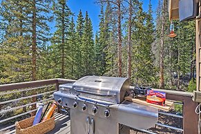 Nomad Haus w/ Mtn Views & Deck - 25 Mi to Breck!