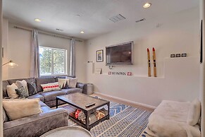 Nomad Haus w/ Mtn Views & Deck - 25 Mi to Breck!