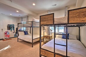 Nomad Haus w/ Mtn Views & Deck - 25 Mi to Breck!