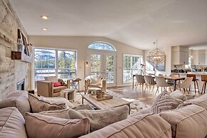 Nomad Haus w/ Mtn Views & Deck - 25 Mi to Breck!