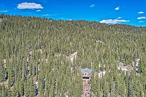 Nomad Haus w/ Mtn Views & Deck - 25 Mi to Breck!