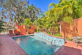 Vibrant Sarasota Studio < 1 Mile From the Beach!