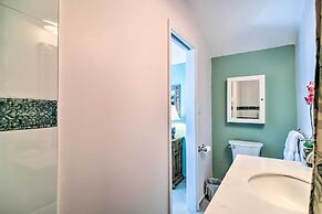 Vibrant Sarasota Studio < 1 Mile From the Beach!