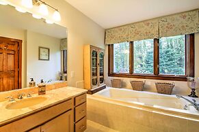 Large Kennebunk Home, Walk to Beach < 2 Mi to Town