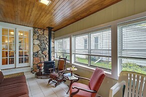 Historic Home w/ Sunroom - 5 Mi to Lambeau Field!