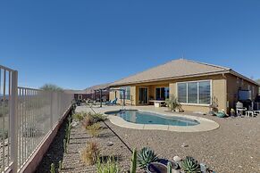 Tucson Home w/ Private Pool & Mountain Views!