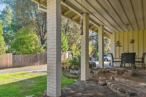 Wine Country Escape w/ Hot Tub in River Pines!