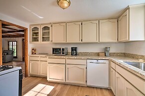 Wine Country Escape w/ Hot Tub in River Pines!