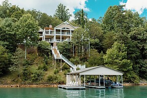 Waterfront Home on Norris Lake w/ Boat Slip!