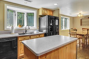 Spacious Brian Head Mtn Getaway w/ Hot Tub!