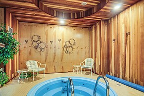 Spacious Brian Head Mtn Getaway w/ Hot Tub!