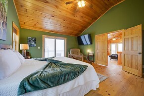 Mtn-view Cabin: Deck & Pets Welcome in Murphy