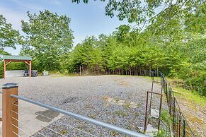 Mtn-view Cabin: Deck & Pets Welcome in Murphy