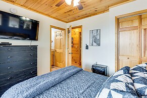 Mtn-view Cabin: Deck & Pets Welcome in Murphy