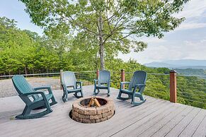 Mtn-view Cabin: Deck & Pets Welcome in Murphy