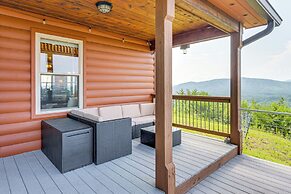 Mtn-view Cabin: Deck & Pets Welcome in Murphy