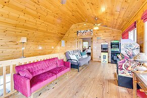 Mtn-view Cabin: Deck & Pets Welcome in Murphy