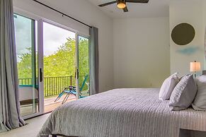 Modern Fairview Retreat: Spacious Deck + Mtn View!